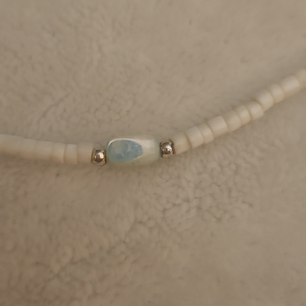 Vintage 1970s White Heishi Shell Bone Beaded Surfer Unisex Necklace - Picture 3 of 7